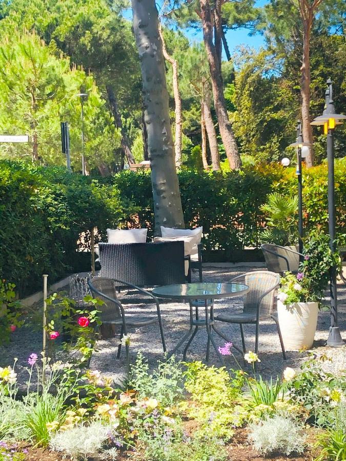 Hotel B&B Des Bains Milano Marittima Exterior foto