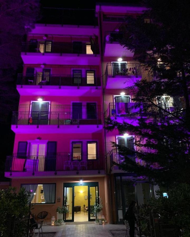 Hotel B&B Des Bains Milano Marittima Exterior foto